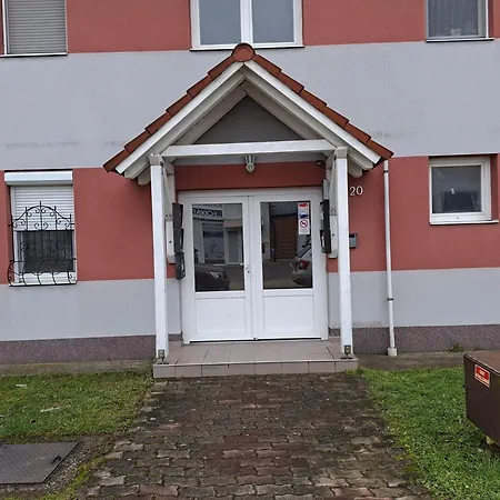 Lejlighed Benett Győr